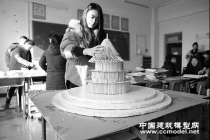 滄州職業(yè)技術(shù)學(xué)師生院用筷子搭建建筑模型